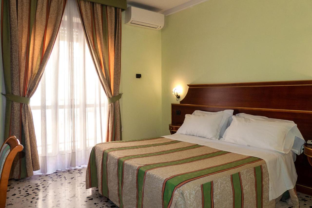 Hotel Astoria Fermo Exterior photo