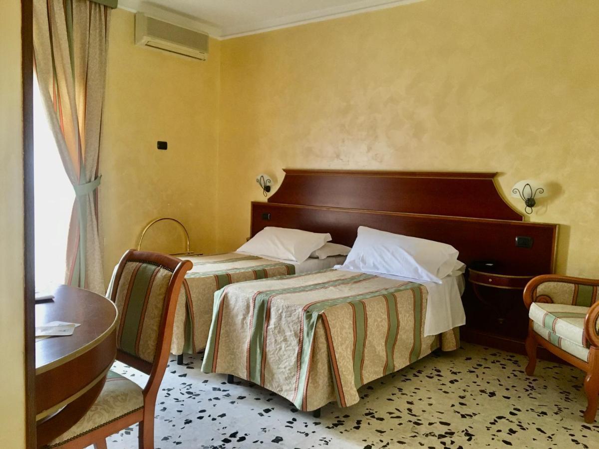 Hotel Astoria Fermo Exterior photo